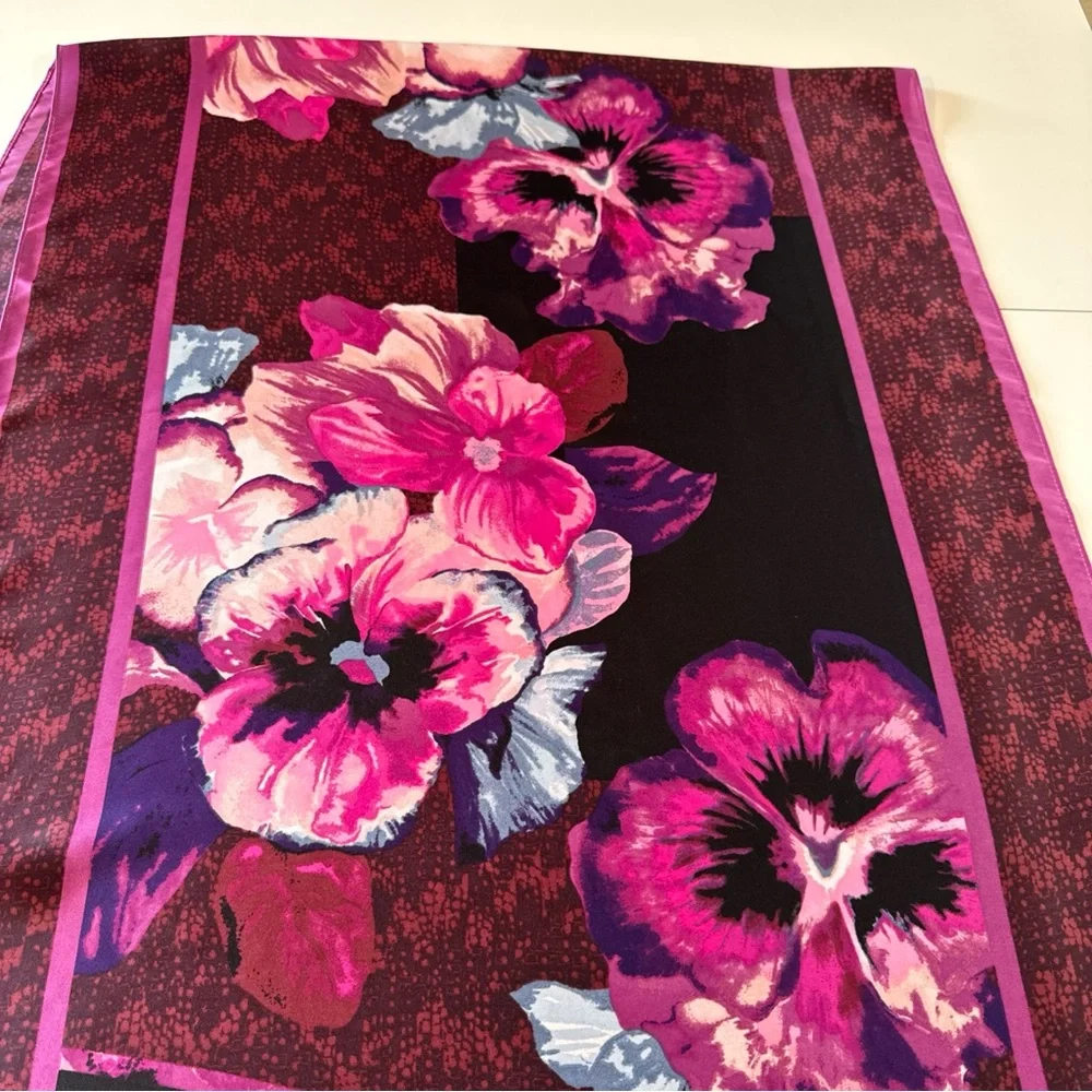 NWT White House Black Market Viola Oblong Scarf Cabernet Purple Floral‎ 21